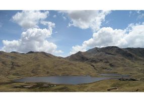 peru-lagunar-pachar.jpg